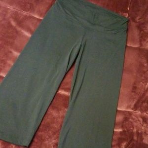 Marika tek yoga capris medium black